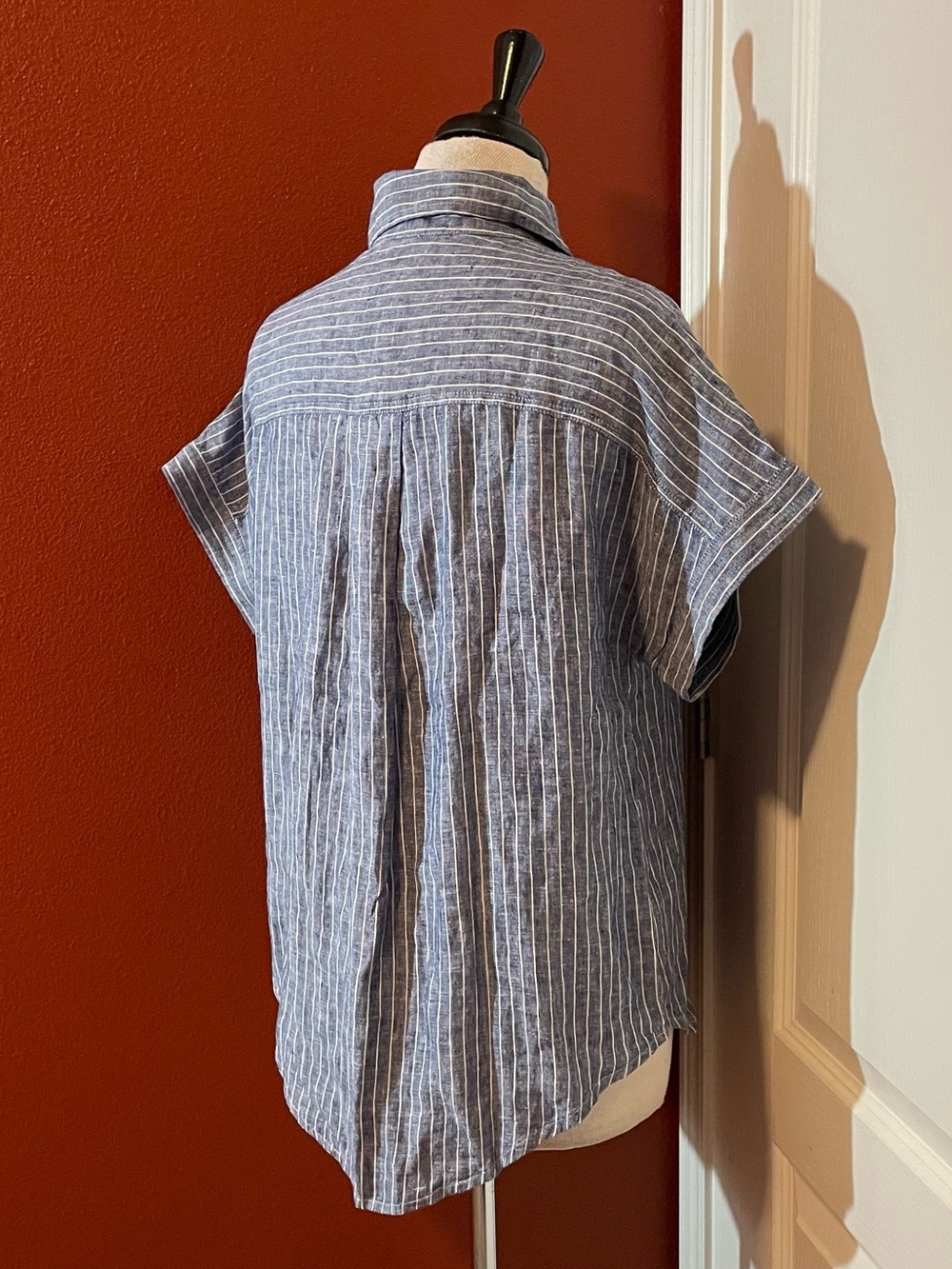 Quince Women’s 100% European Linen Mariner Chambray Stripe Breathable Set - Picture 4 of 9